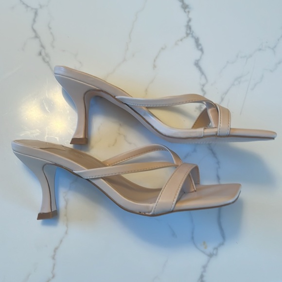 Tan kitten heals. Super comfy just not what I needed. Never worn. - Picture 2 of 6